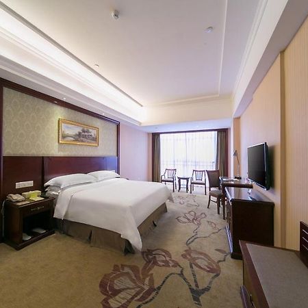 Vienna Classic Hotel Shizhongshan Avenue Jiujiang  Exterior photo